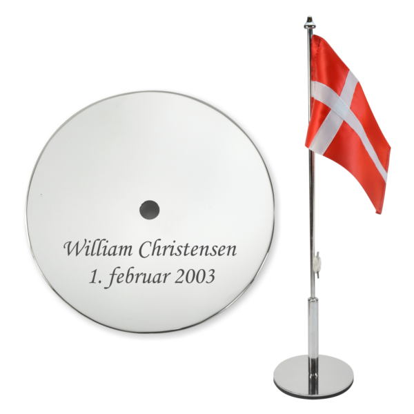 Fødselsdagsflag graveret med navn og fødsels data - Memozz