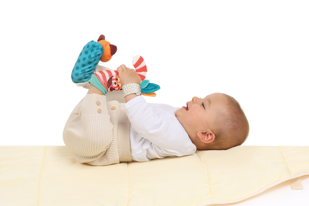 LUDI Fod og hånd rangle til baby