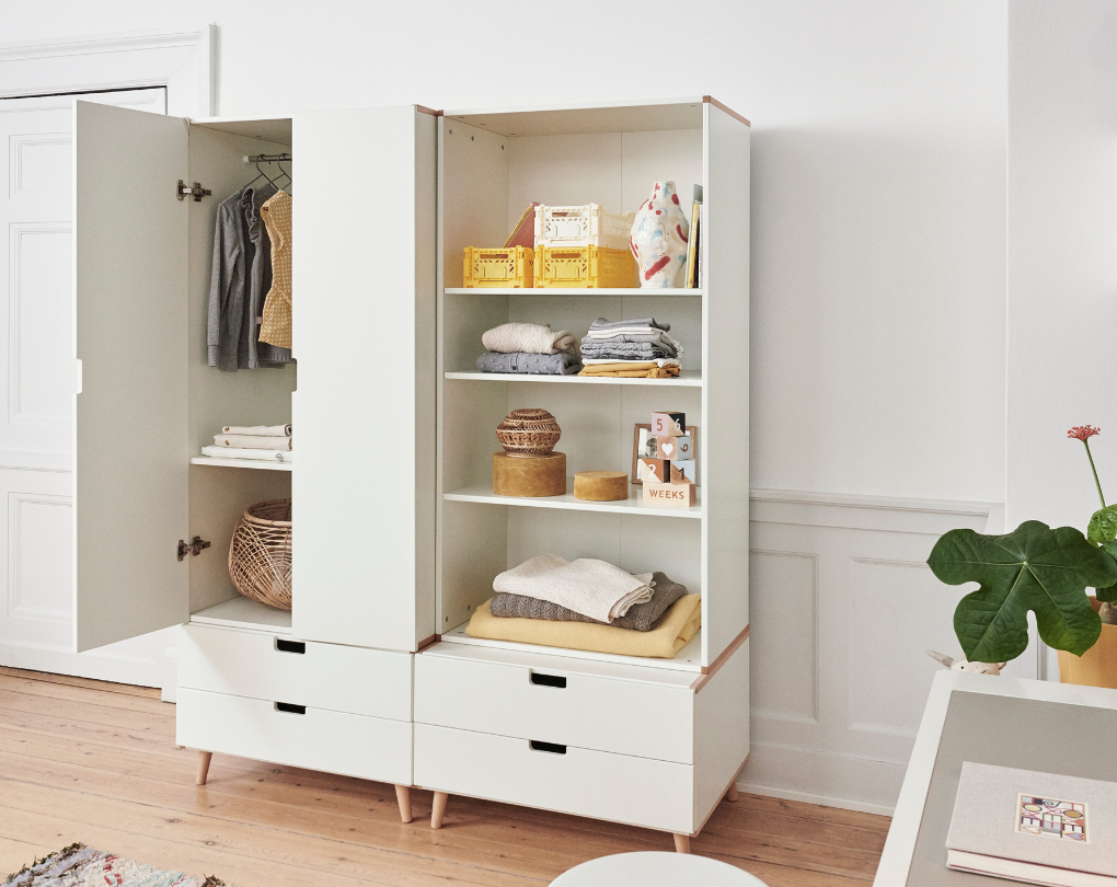 Gaderobeskab med kombination