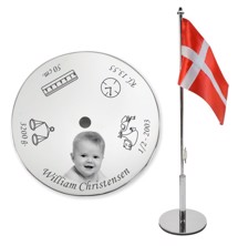 Fødselsdagsflag graveret med foto og fødsels data - Memozz