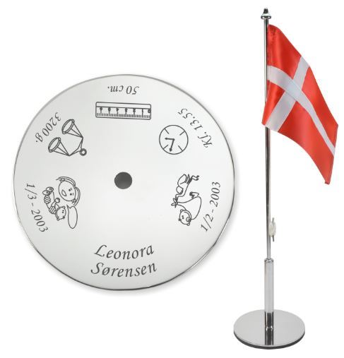 Navngivningsflag graveret med navn og data - Memozz